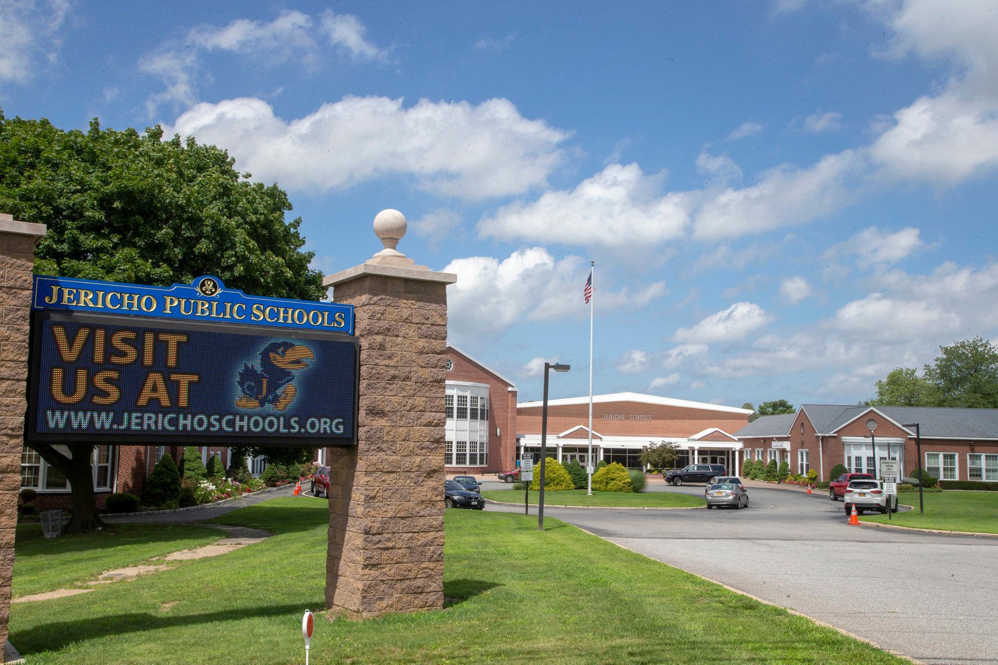 The front of Jericho High School